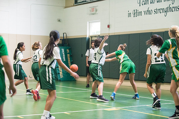 Holy-Family-Lady-Lions-Basketball-Team 1011