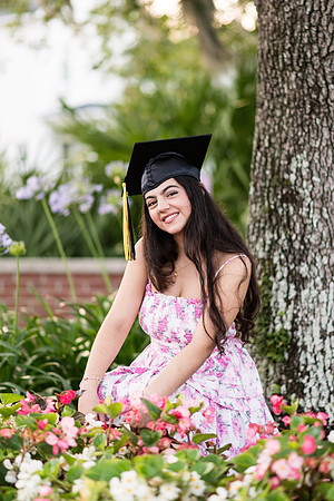 Sarah and Cherise Grad Photos 2024 0010