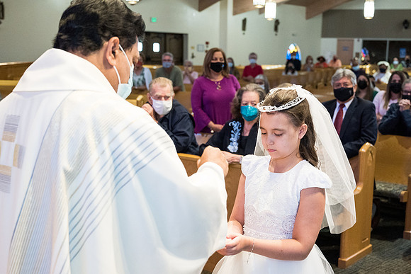 holy-family-first-communion-may-8 1005