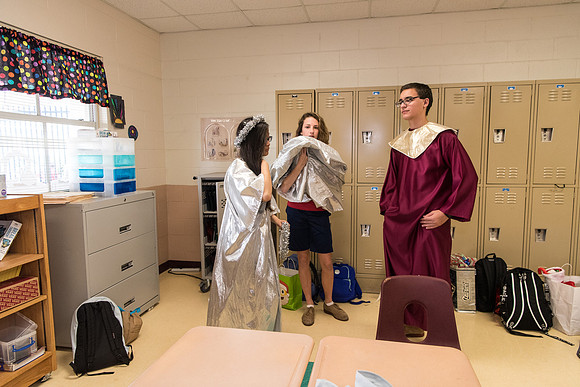 holy-family-catholic-school-christmas-tableau-class-2020 1016
