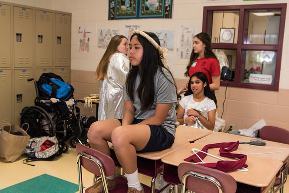 holy-family-catholic-school-christmas-tableau-class-2020 1014