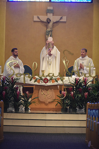 Holy-Family-First-Communion-April-29 2180