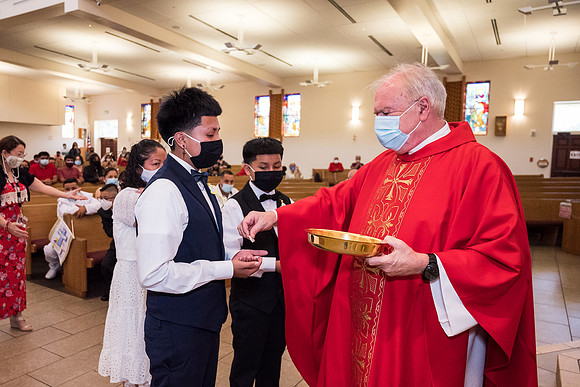 good-shepherd-first-communion-may-22-615pm 1006
