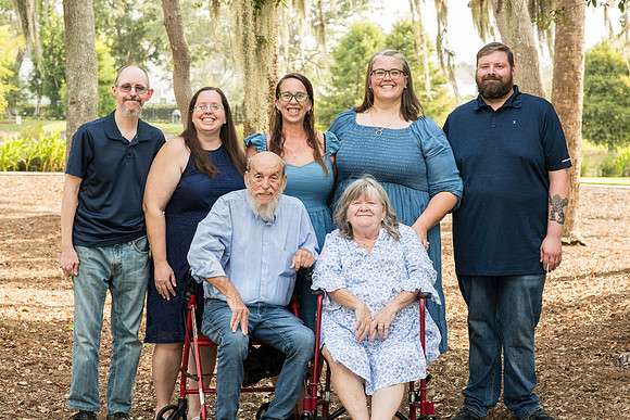 Angela and Evert Family 2025 0053-Edit