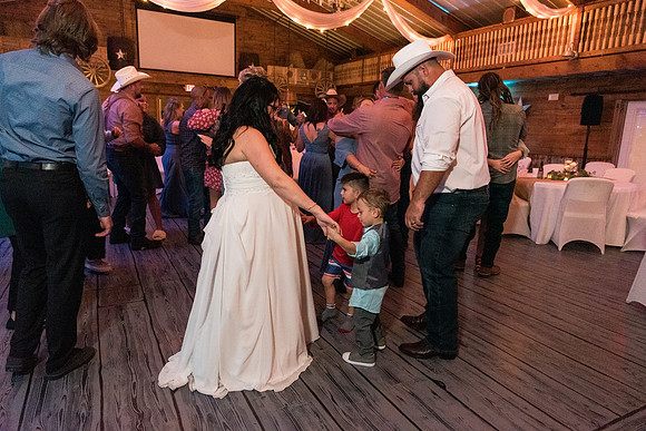 Kristal-and-Andy (436 of 445)