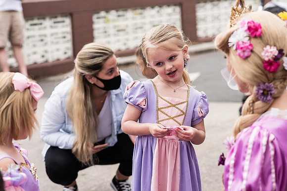 rapunzel-event-plant-street-flower-cart 1075final