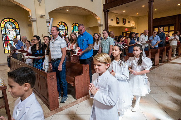 St James First Communion April 27 11 AM 0010