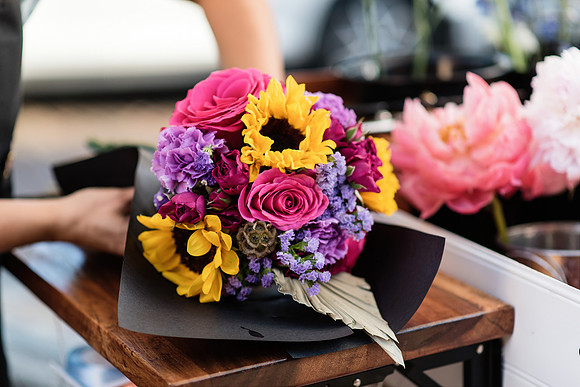 plant-street-flower-cart-branding-photos-mothers-day-weekend 1093final
