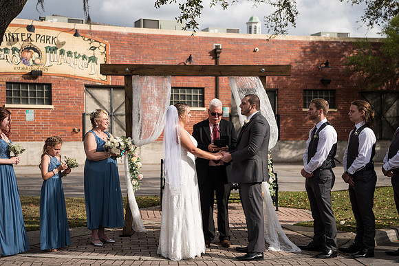 winter-park-farmers-market-wedding-erin-and-devan-selections 1287