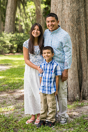 Jill and Fermin Family 2025 0044