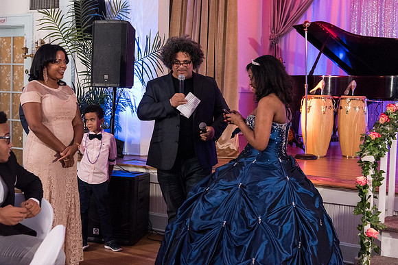 Tiares Sweet 16 1130