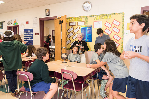 holy-family-catholic-school-christmas-tableau-class-2020 1000