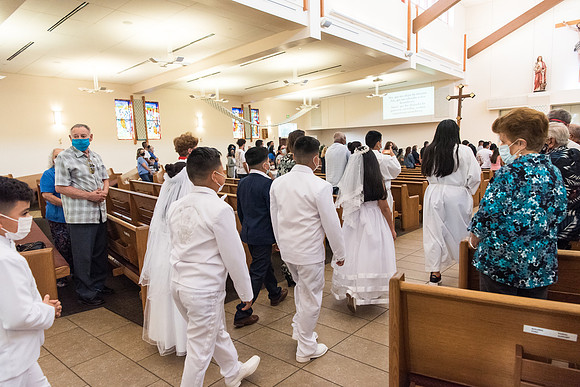 good-shepherd-first-communion-may-15-615pm 1010