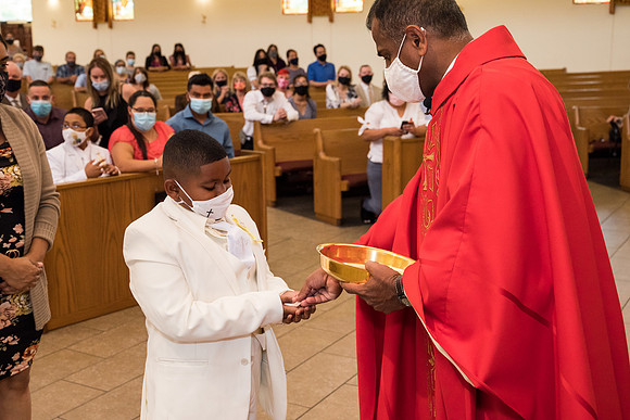 good-shepherd-first-communion-may-22-430pm 1010