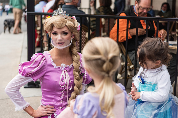 rapunzel-event-plant-street-flower-cart 1013final