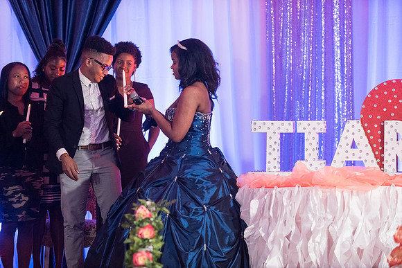 Tiares Sweet 16 1164