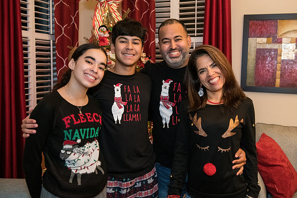 Rosa Lugo Fam Christmas 2022 0007