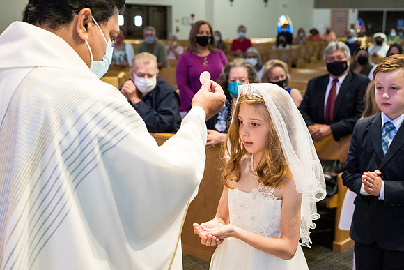holy-family-first-communion-may-8 1008