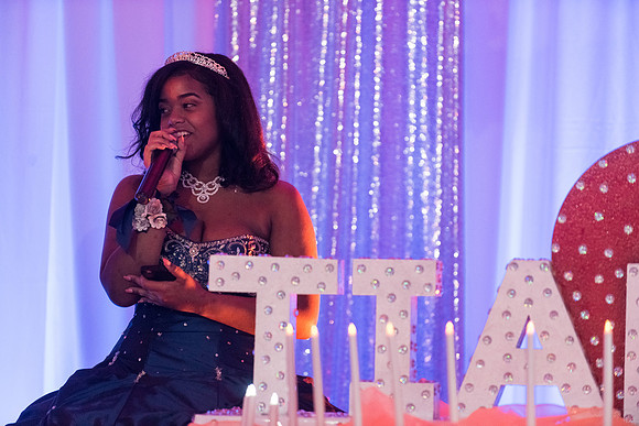 Tiares Sweet 16 1132