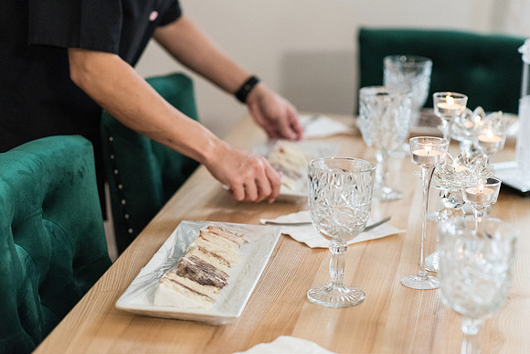 aw-cakes-tasting-experience 1031final